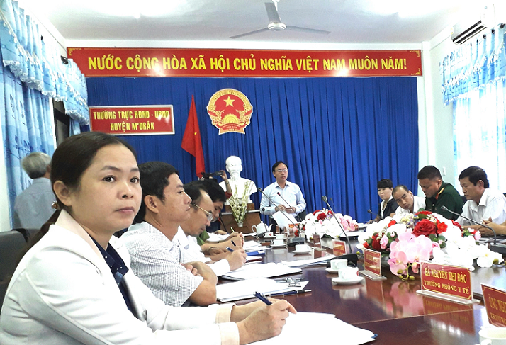 UBND huyện M’Drắk lần đầu tiên tổ chức Hội nghị giao ban trực tuyến sơ kết công tác quý I năm 2018 với 13/13 xã, thị trấn