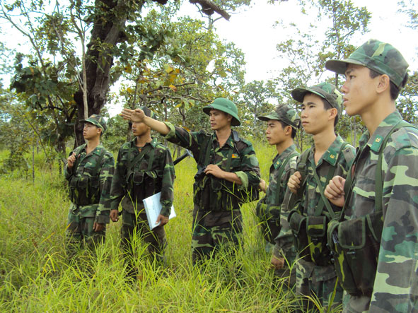 Tuyên truyền chào mừng 30 năm Ngày Biên phòng toàn dân và kỷ niệm 60 năm Ngày Truyền thống Bộ đội Biên phòng