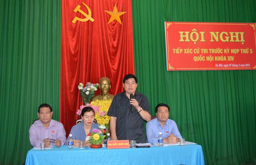 Đoàn Đại biểu Quốc hội tỉnh tiếp xúc cử tri tại huyện Ea H’leo.