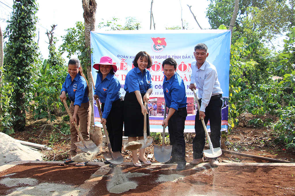 Khởi công xây dựng nhà Nhân ái cho thanh niên công nhân