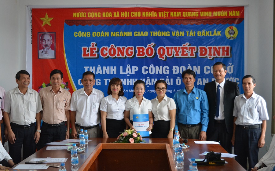 Lễ công bố Quyết định thành lập Công đoàn cơ sở Công ty TNHH vận tải ô tô An Phước.
