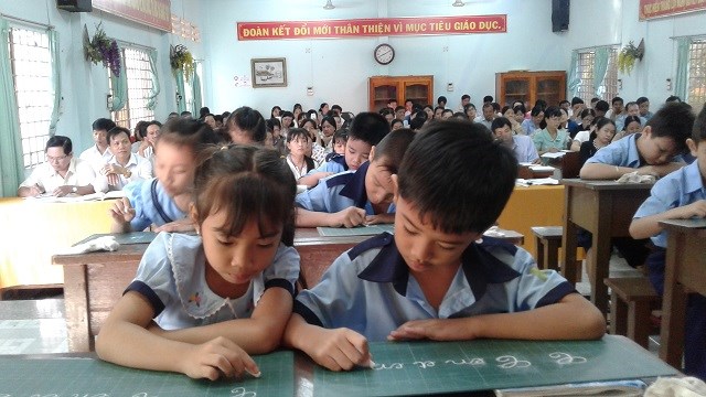 Tuyên truyền về thực hiện dạy học 2 buổi/ngày, bán trú cấp tiểu học