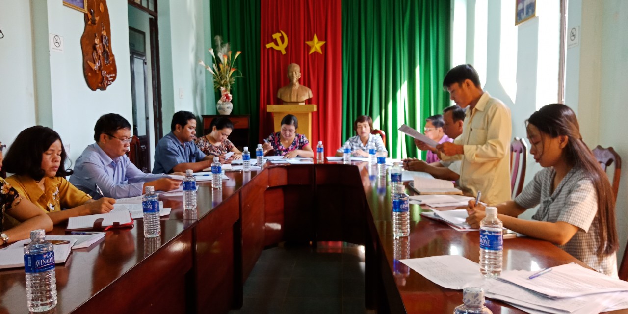 Hội Liên hiệp Phụ nữ huyện Buôn Đôn giám sát việc thực hiện Luật phòng, chống bạo lực gia đình giai đoạn 2017 – 2018 tại Ủy ban nhân dân xã CuôrKnia và EaBar