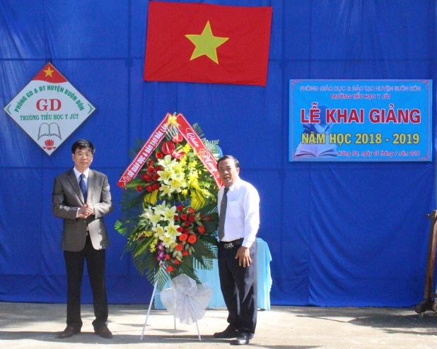 Trường Tiểu học Y Jút (huyện Buôn Đôn) khai giảng năm học 2018 - 2019