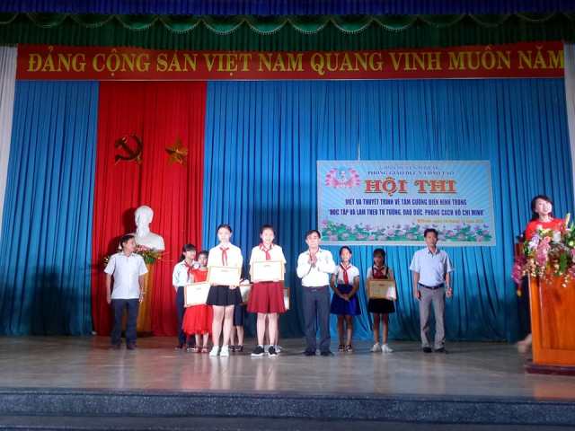 Hội thi viết và thuyết trình về tấm gương điển hình trong học tập và làm theo tư tưởng, đạo đức, phong cách Hồ Chí Minh