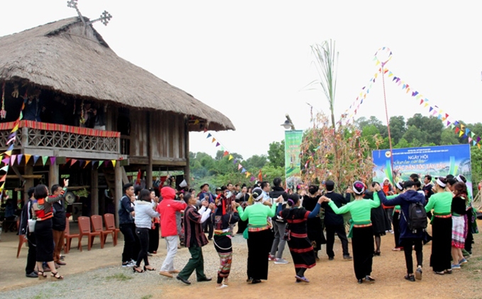 Tham gia Tuần “Đại đoàn kết các dân tộc – Di sản văn hóa Việt Nam” năm 2018