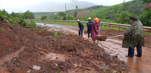 Huyện M’Đrắk: Mưa lớn làm ngập lụt nhiều nơi