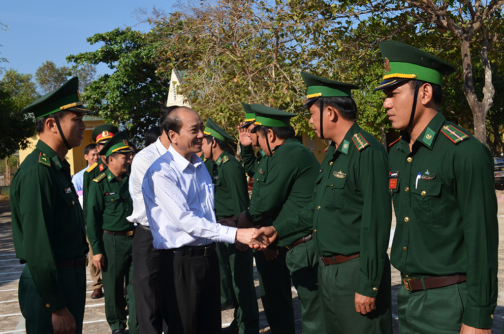 Chủ tịch UBND tỉnh Phạm Ngọc Nghị thăm và chúc Tết các đơn vị Bộ đội Biên phòng