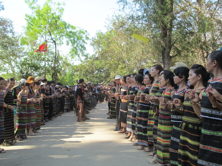 Công bố chương trình chính thức của Lễ hội Văn hóa truyền thống các dân tộc huyện Buôn Đôn năm 2016.