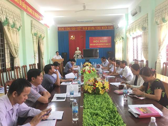 Hội nghị báo cáo viên Huyện ủy M'Đrắk định kỳ