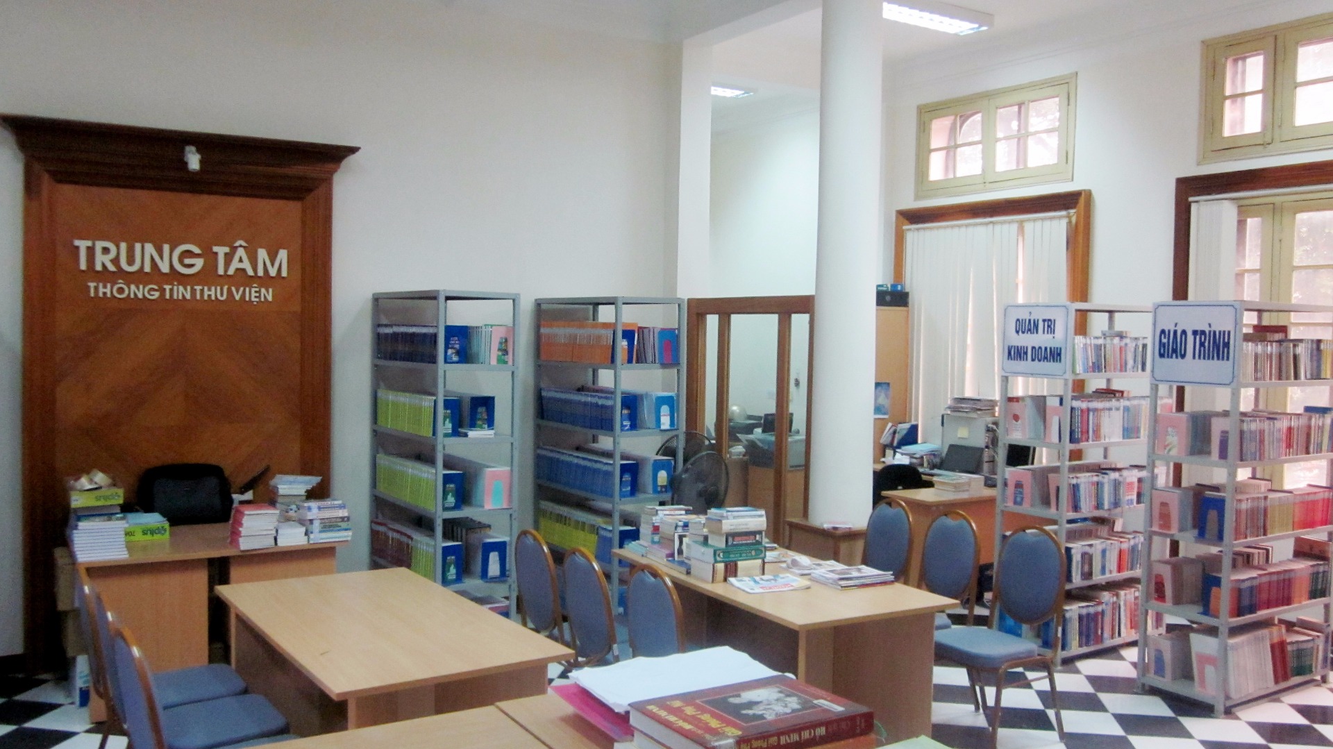 Thực hiện chính sách pháp luật về thư viện