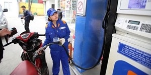 Giá xăng dầu đồng loạt tăng mạnh