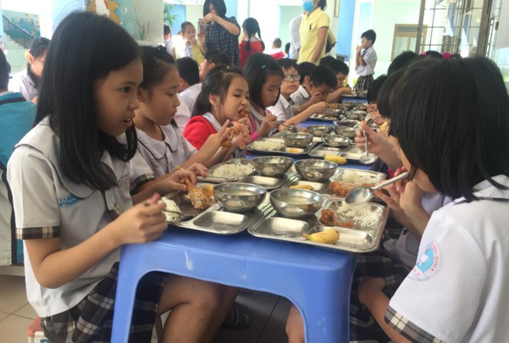 Tăng cường chỉ đạo công tác bảo đảm vệ sinh, an toàn thực phẩm trong các cơ sở giáo dục.