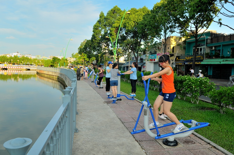 Nâng cao hiệu quả hoạt động của hệ thống thiết chế văn hóa, thể thao cơ sở.