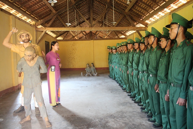 BĐBP tỉnh Đắk Lắk tổ chức thăm quan, học tập truyền thống, lịch sử cho chiến sĩ mới