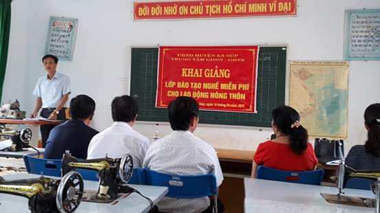 Khai giảng lớp đào tạo nghề miễn phí cho lao động nông thôn tại xã Ia Jlơi, huyện Ea Súp