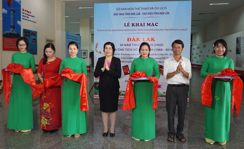 Opening Documentary Book and Photo Exhibition on “Dak Lak: 50 Years of Implementing President Ho Chi Minh’s Testament” (1969-2019)