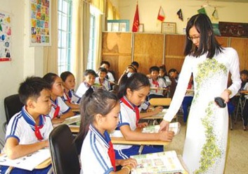 Công nhận lại thị xã Buôn Hồ đạt chuẩn phổ cập giáo dục tiểu học đúng độ tuổi mức độ 1 năm 2015