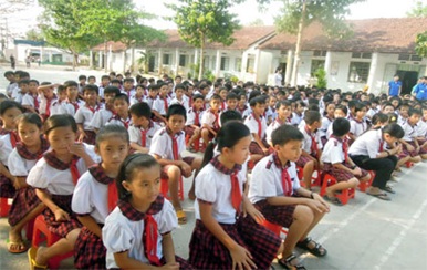 Công nhận lại huyện Krông Búk đạt chuẩn phổ cập giáo dục tiểu học đúng độ tuổi mức độ 1 năm 2015