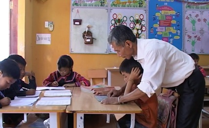 Công nhận lại huyện Lắk đạt chuẩn phổ cập giáo dục tiểu học đúng độ tuổi mức độ 1 năm 2015