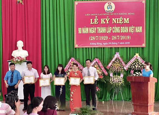 Liên đoàn Lao động huyện Krông Bông tổ chức Lễ Kỷ niệm 90 năm ngày thành lập Công đoàn Việt Nam