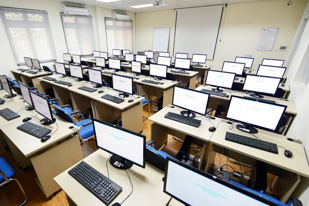 Đôn đốc rà soát tiêu chuẩn, định mức sử dụng máy móc, thiết bị chuyên dùng thuộc lĩnh vực y tế, giáo dục