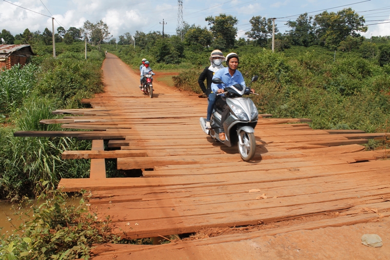 Xây dựng Cầu và nâng cấp đường giao thông từ trung tâm xã Krông Búk đi thôn 19, thôn 20 và xã Krông Búk, huyện Krông Pắc.