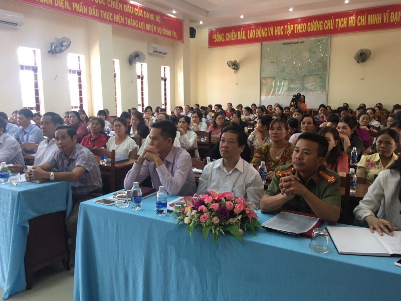 Huyện ủy huyện Ea Kar tổ chức Hội nghị đối thoại giữa người đứng đầu cấp ủy, chính quyền với cán bộ, hội viên phụ nữ trên địa bàn huyện