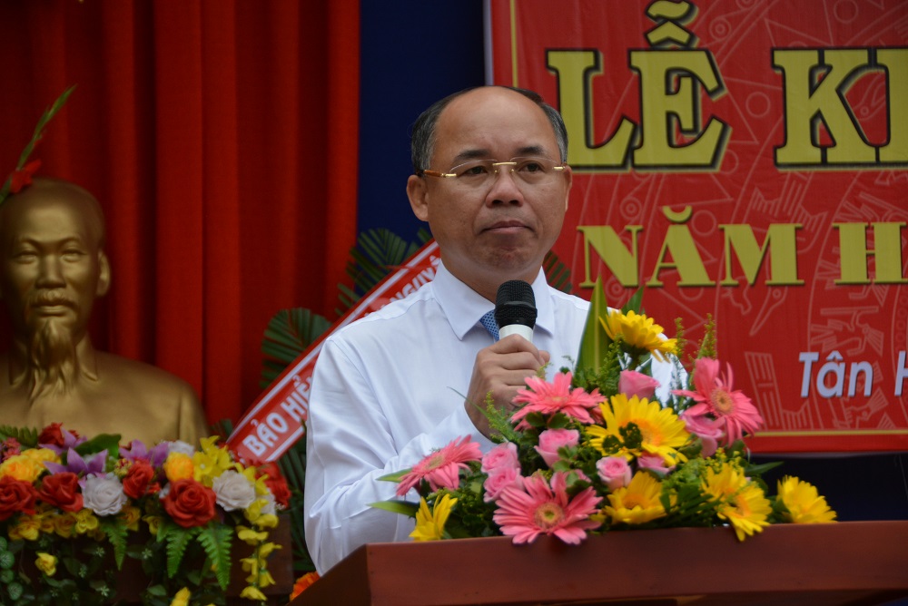 Chủ tịch UBND thành phố Buôn Ma Thuột dự Lễ khai giảng năm học 2019 – 2020 tại Trường THCS Trần Bình Trọng