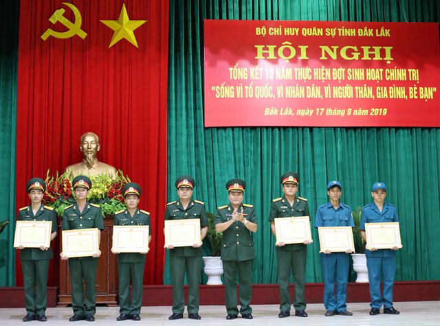 Tổng kết 10 năm thực hiện đợt sinh hoạt chính trị "Sống vì Tổ quốc, vì nhân dân, vì người thân, gia đình, bè bạn" trong lực lượng vũ trang tỉnh