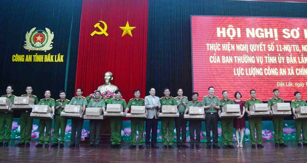 Dak Lak: 456 professional police officers deployed to communal posts