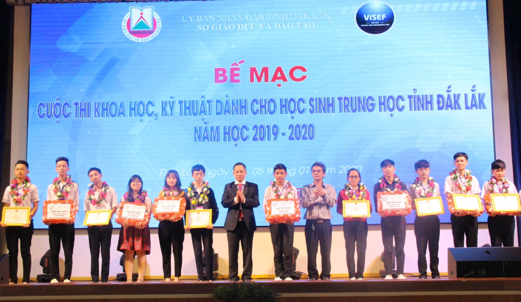 Bế mạc Cuộc thi khoa học, kỹ thuật dành cho học sinh trung học tỉnh Đắk Lắk năm học 2019-2020