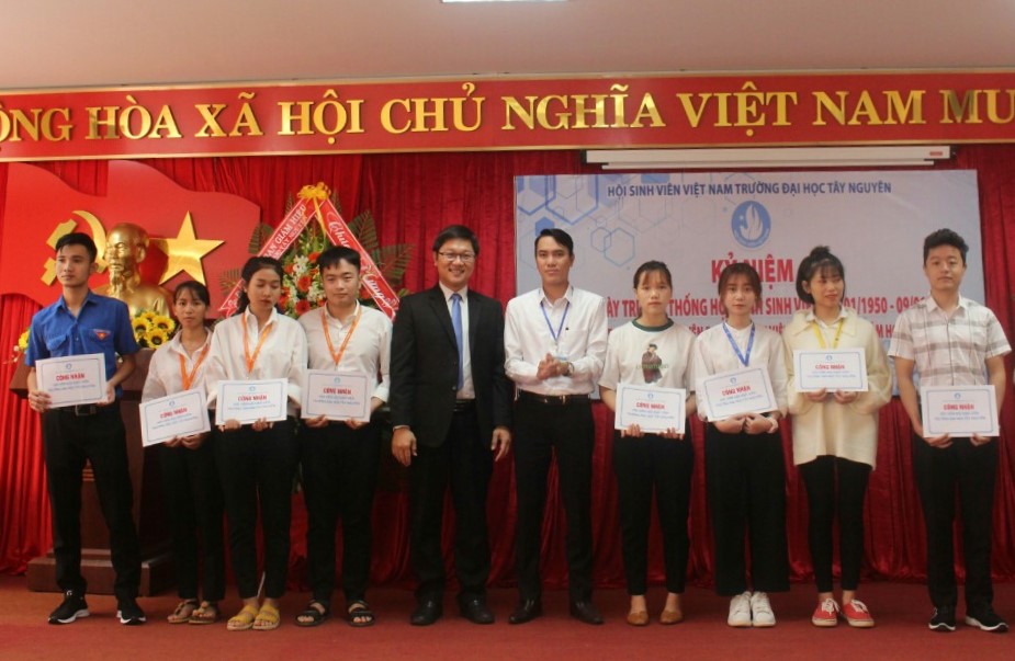 Hội Sinh viên Việt Nam Trường Đại học Tây Nguyên kỷ niệm 70 năm Ngày truyền thống học sinh, sinh viên