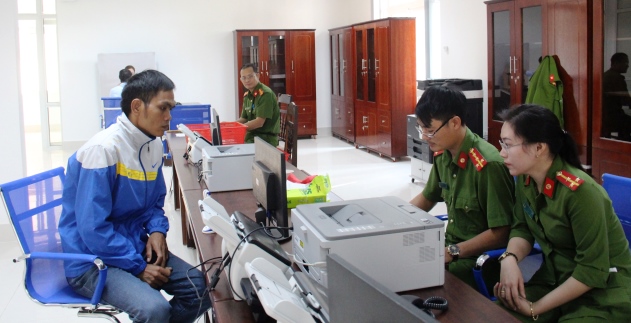 Tiếp nhận và trả kết quả 08 TTHC lĩnh vực Công an tại Trung tâm phục vụ hành chính công