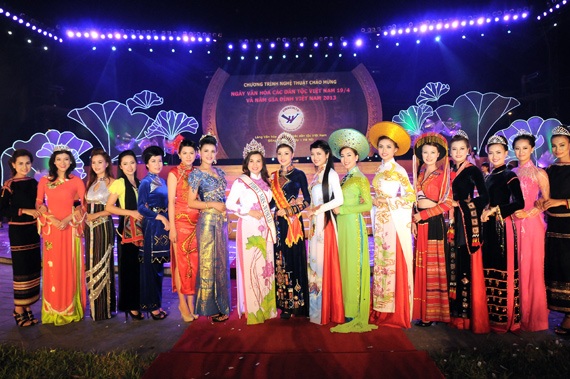 Tham gia các hoạt động chào mừng Ngày Văn hóa các dân tộc Việt Nam (19/4) năm 2016