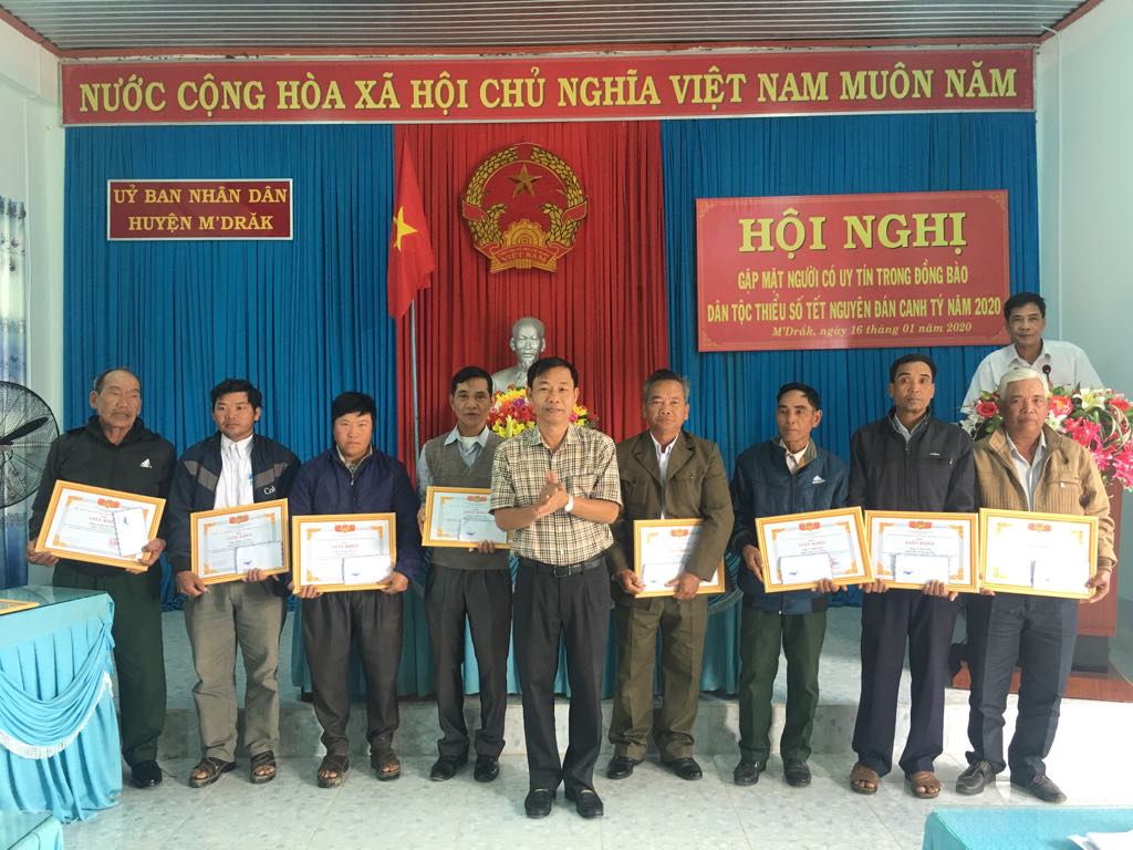 UBND huyện M’Drắk gặp mặt người có uy tín trong đồng bào dân tộc thiểu số nhân dịp Tết Canh Tý 2020