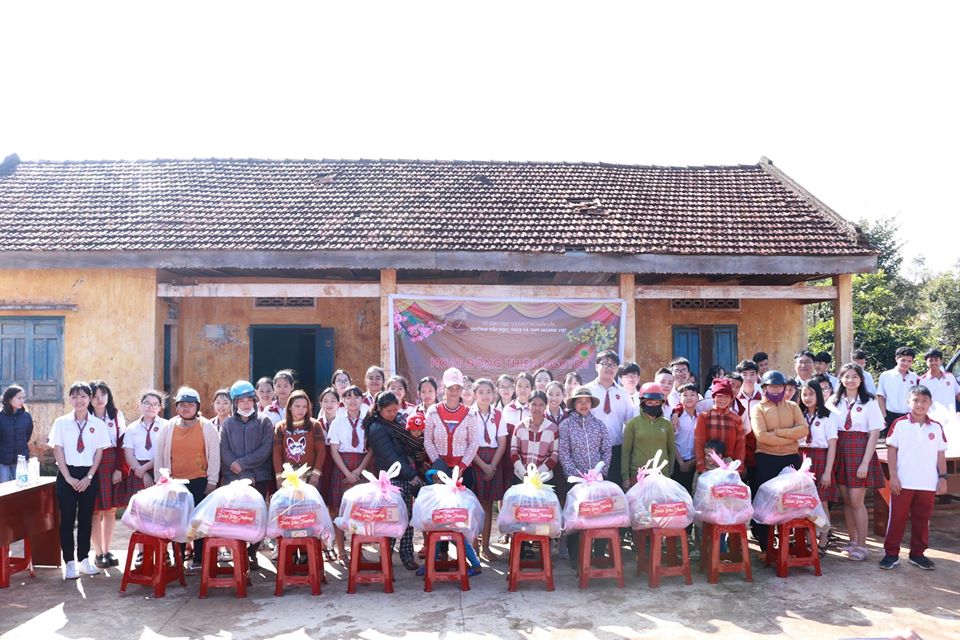 Trường Hoàng Việt tổ chức Chương trình thiện nguyện "Xuân yêu thương" 2020