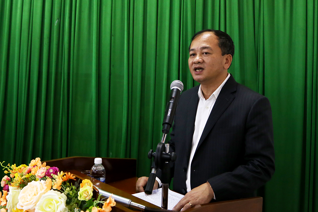 Secretary of the Provincial Party Committee Bui Van Cuong meets the ...