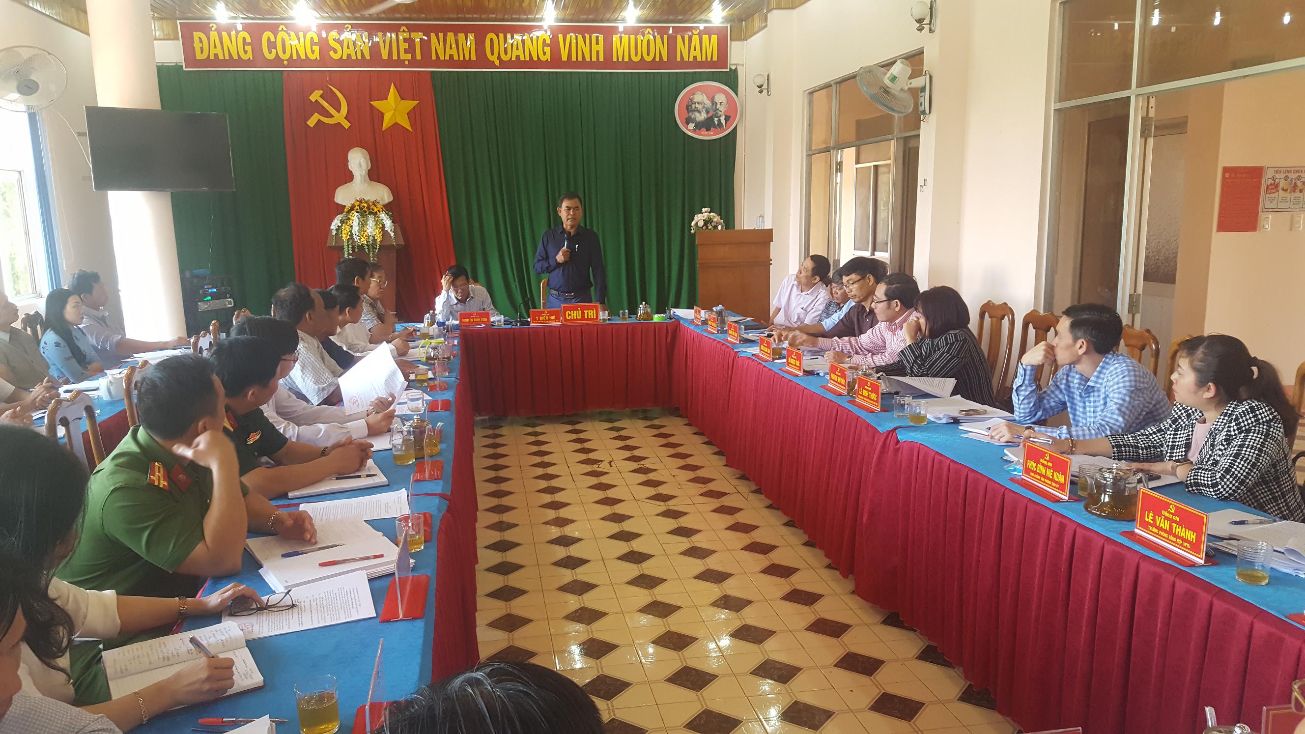 Đoàn công tác của Tỉnh uỷ kiểm tra công tác chuẩn bị đại hội tại huyện Ea H'leo