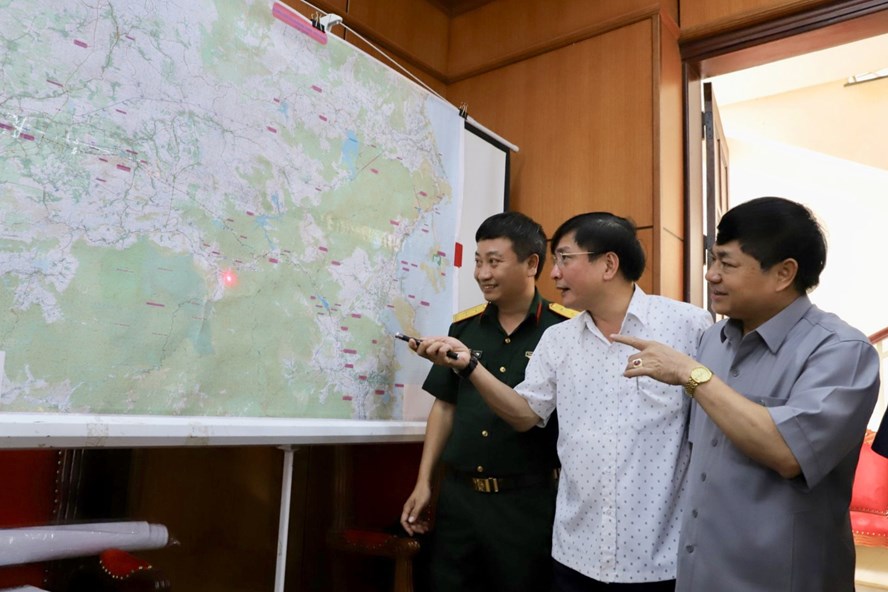 Việc xây dựng cao tốc Buôn Ma Thuột - Nha Trang 4 làn xe với kinh phí lên tới 19.500 tỉ đồng sẽ giúp kết nối khu vực Đông - Tây và thúc đẩy phát triển kinh tế của tỉnh Đắk Lắk. Hình ảnh liên quan sẽ cho thấy tiềm năng phát triển kinh tế và sự tiện nghi của tuyến đường này.