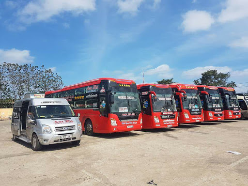 Dỡ bỏ toàn bộ các quy định về giãn cách hành khách trên phương tiện vận tải