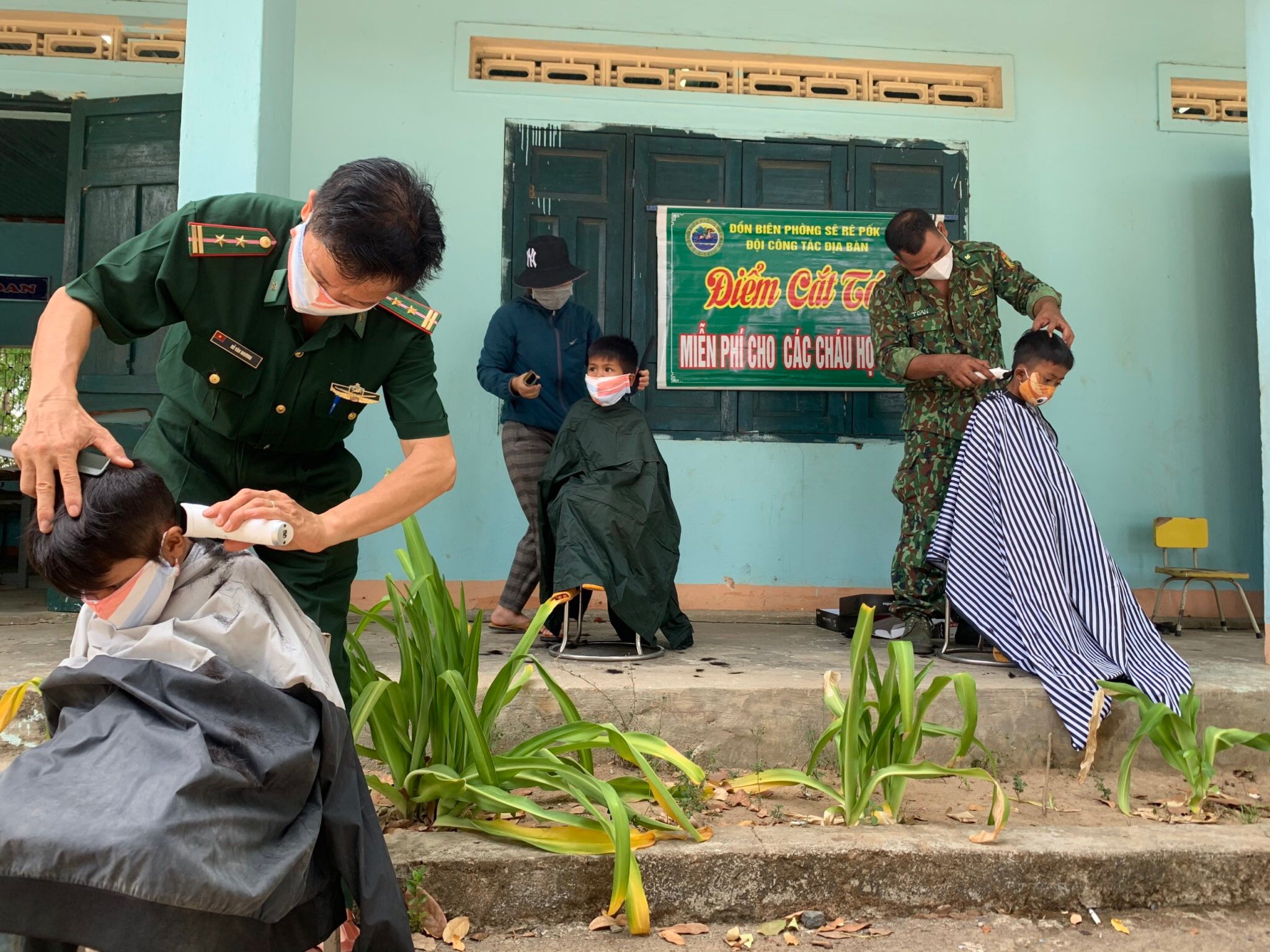 Các đơn vị trong Bộ đội Biên phòng Đắk Lắk tổ chức nhiều hoạt động giúp người dân