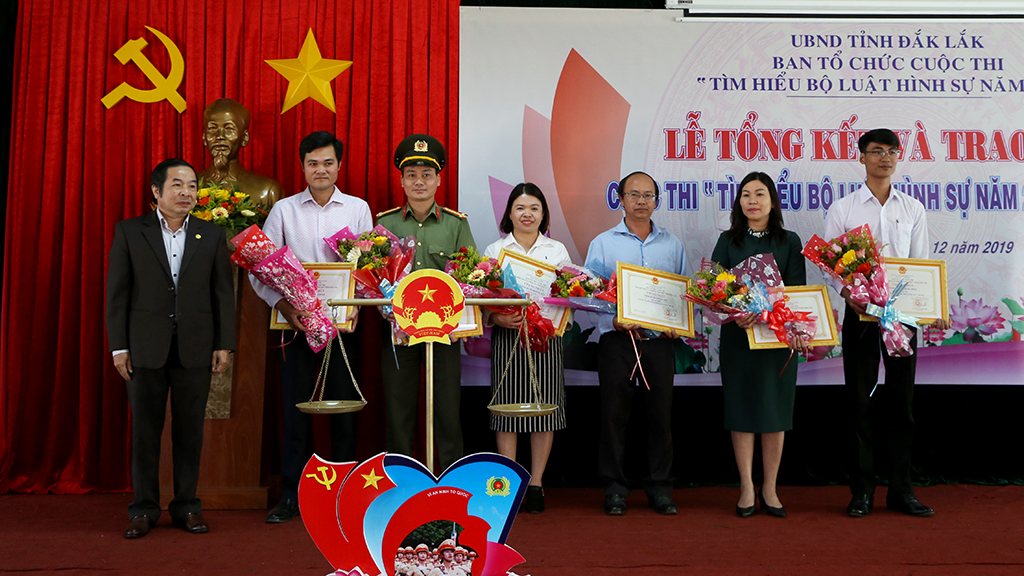 Thành lập Ban Tổ chức, Tổ Thư ký Cuộc thi trực tuyến tìm hiểu kiến thức pháp luật năm 2020