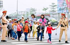 Đảm bảo an toàn giao thông cho học sinh, sinh viên đến trường