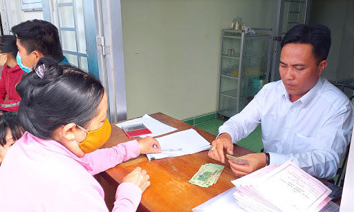 Quyết định về việc phê duyệt danh sách hỗ trợ đối tượng bảo trợ xã hội đang hưởng trợ cấp xã hội hàng tháng gặp khó khăn do đại dịch Covid-19 của huyện Buôn Đôn, tỉnh Đắk Lắk.