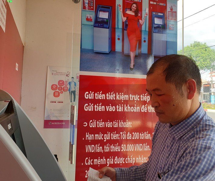 Agribank – Dak Lak branch equipped with CDMs to serve customers