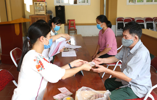 Quyết định về việc phê duyệt bổ sung danh sách hỗ trợ người có công với cách mạng gặp khó khăn do đại dịch Covid-19 của huyện Krông Ana, tỉnh Đắk Lắk.
