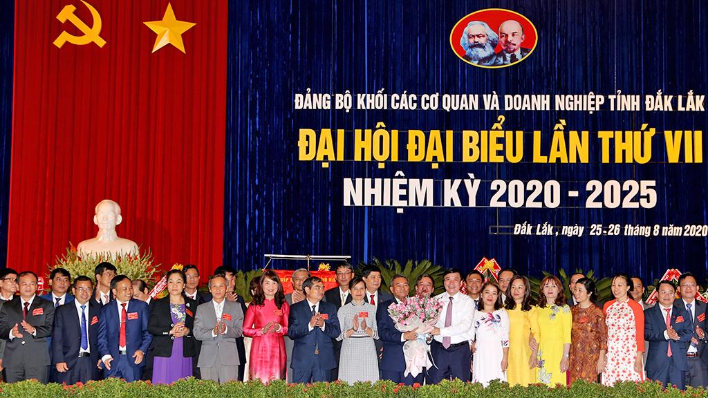 Closing 7th Congress of Party Committee of Provincial Agencies and Businesses Bloc, 2020-2025 tenure