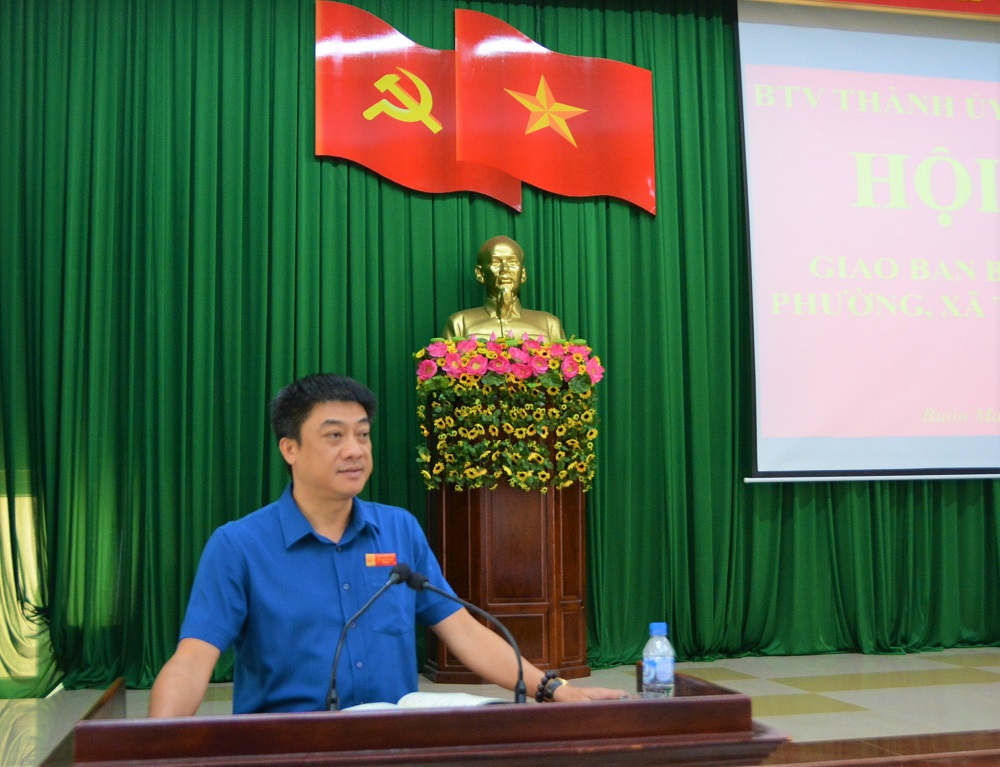 Standing Bureau of Buon Ma Thuot City Party Committee deploys tasks in September 2020 for communal-level secretaries