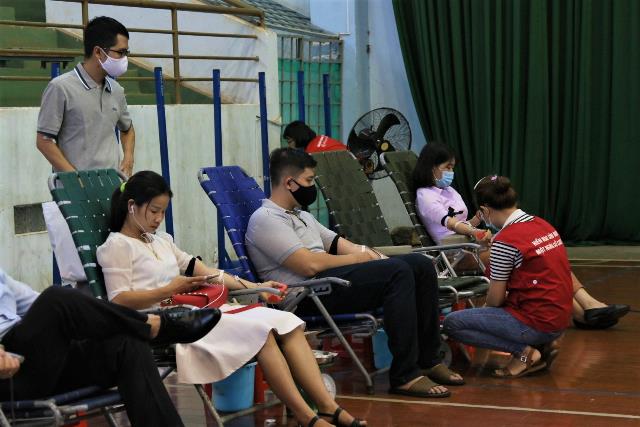 Hơn 700 cán bộ, đoàn viên Công đoàn ở Đắk Lắk hiến máu tình nguyện